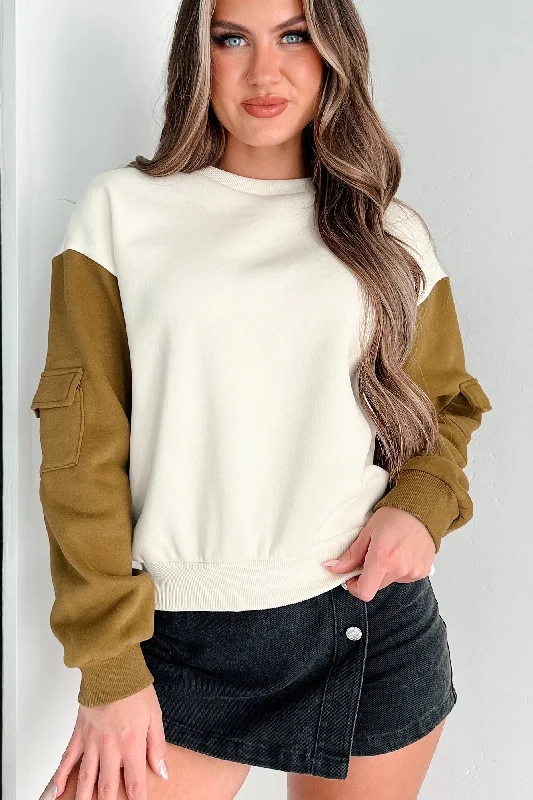 Rhythm Of The Streets Colorblock Pocket Sleeve Sweatshirt (Ivory/Green) Casual Women’s Hoodies