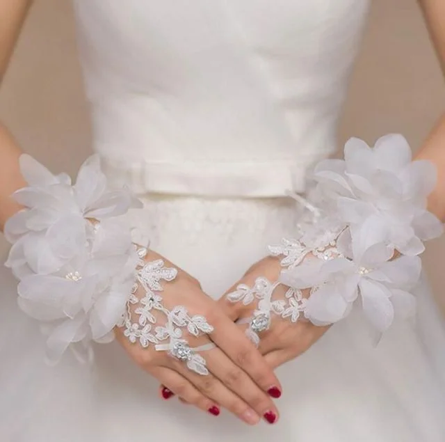 Flower Beading Wedding Gloves Sparkling Bridal Gown