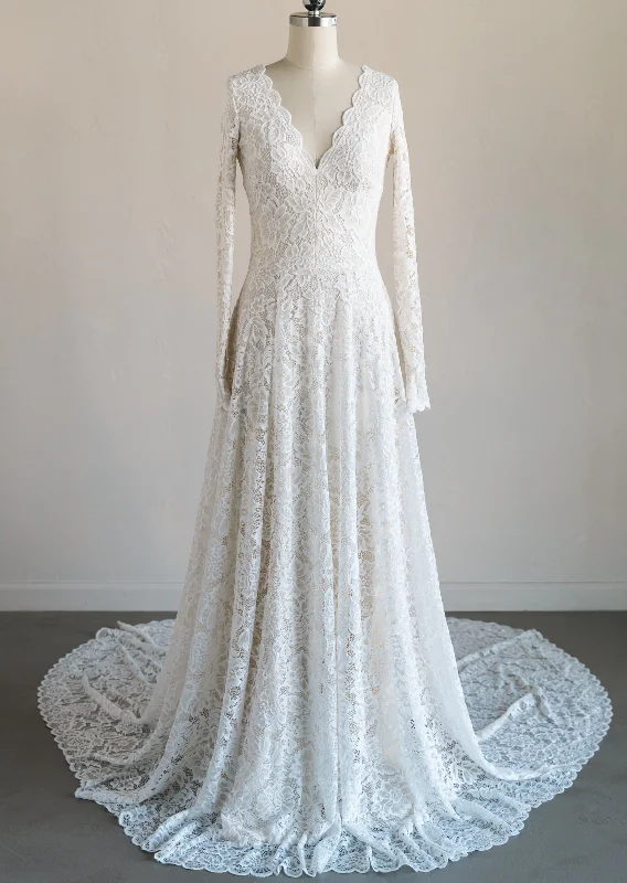 Jasmine Sample (size S) Off-shoulder Bridal Dress