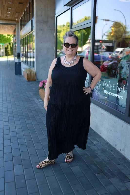 Eileen Fisher Crinkled Silk Tiered Black Dress - GORGEOUS! Luxury unclassified dresses